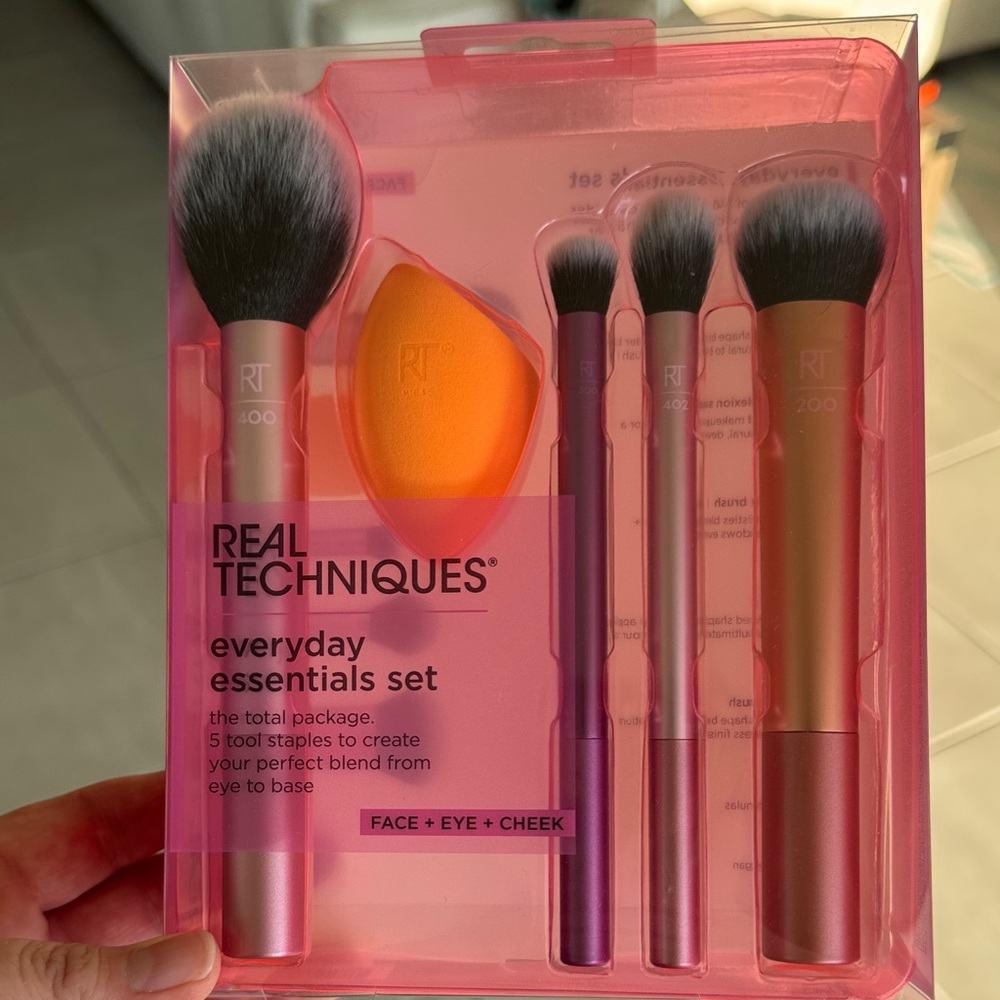 Real Techniques Vibrant Makeup Brush Set